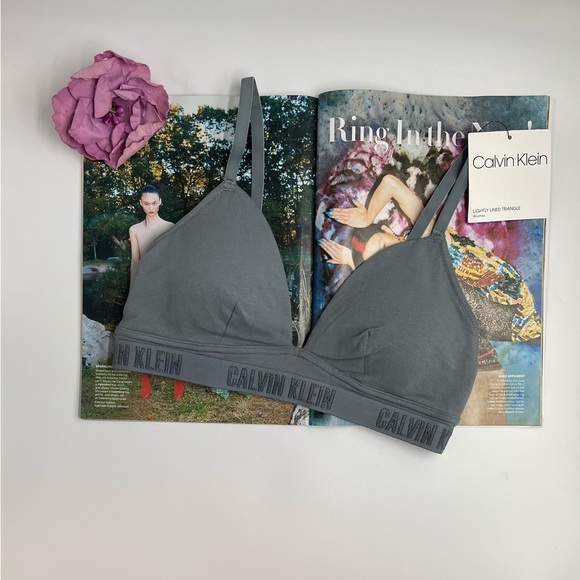 NWT Calvin Klein lightly lined Monochrome Triangle Bralette Bra - Picture 1 of 4